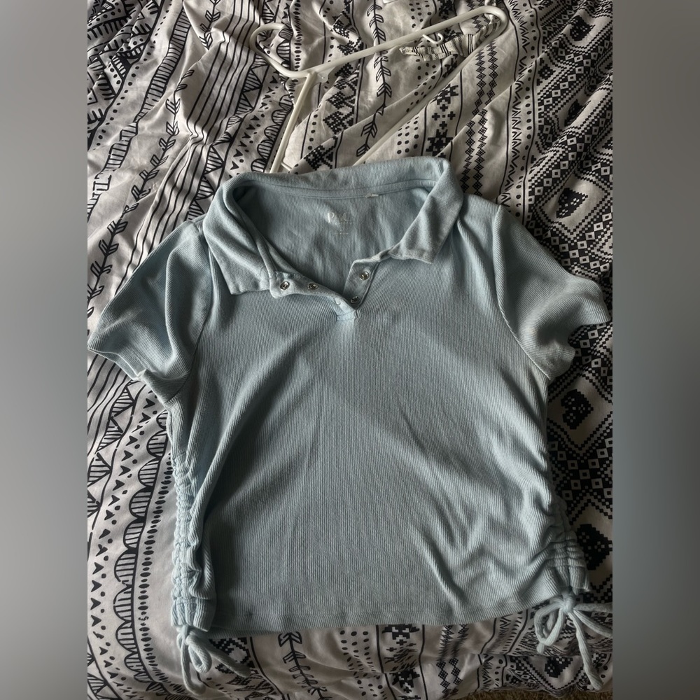 Button collared crop top